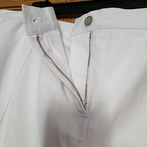 Alfred Dunner White Stretch Woman's Skort Zip & Button Closure Pockets Sz 20 NWT - Picture 5 of 11